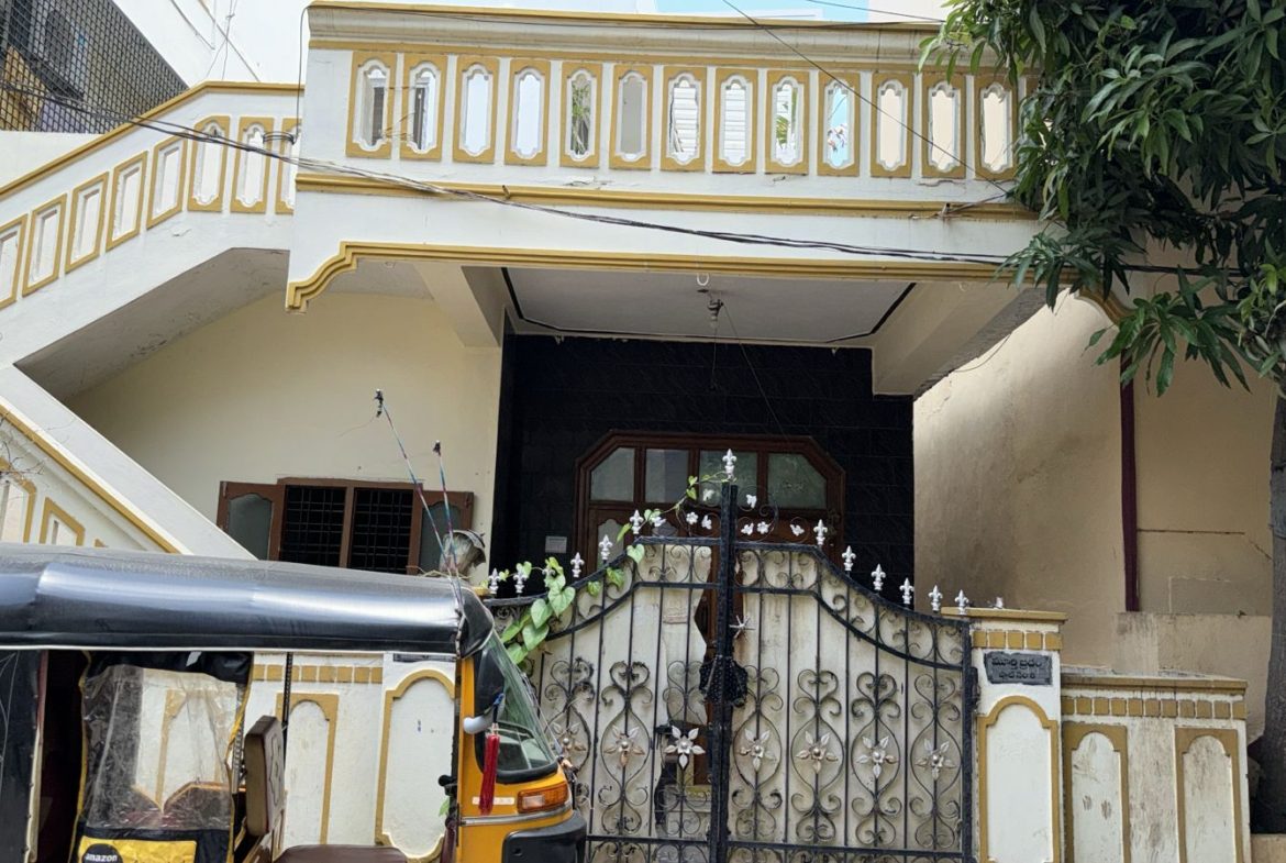 East-facing ground-floor independent house for Sale in Kothapet SRL Colony, 91 square yards