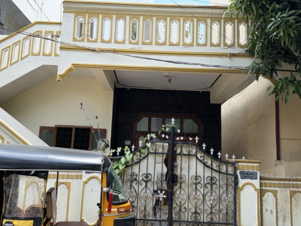 East-facing ground-floor independent house for Sale in Kothapet SRL Colony, 91 square yards