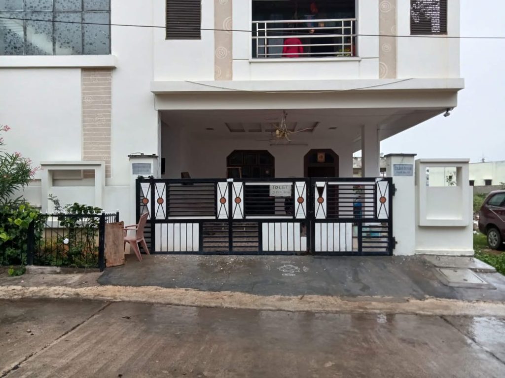 Luxurious G+2 Independent House for Sale in LB Nagar