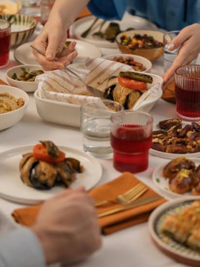 "The Ultimate Dinner Dilemma: Roti vs Rice in Hyderabadi Homes"