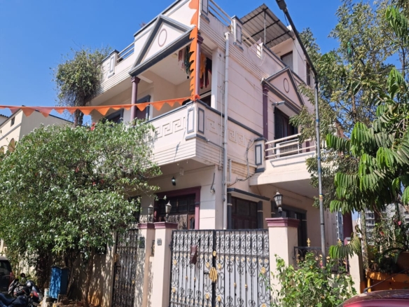 Luxurious East-Facing Villa for Sale in Kompally – 274 Sq. Yards