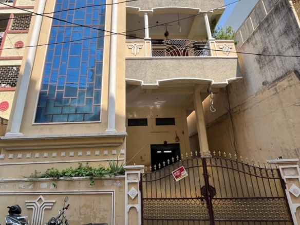 3 Floor Building for Sale in Amberpet Near dmart
