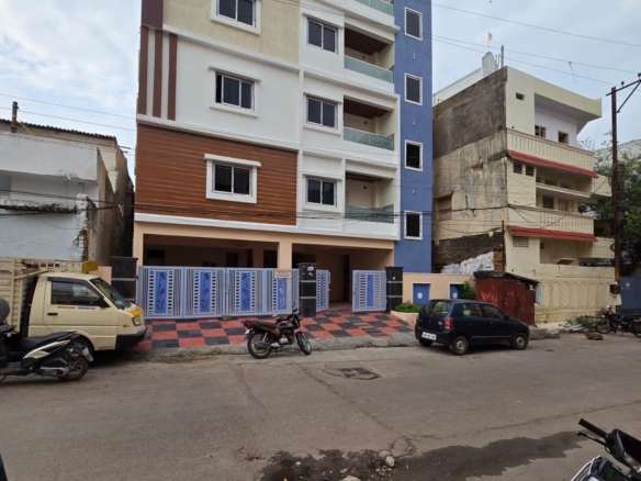 Brand New 3rd Floor Flat in Kachiguda Chappal Bazar – Vastu Compliant, Spacious 3BHK