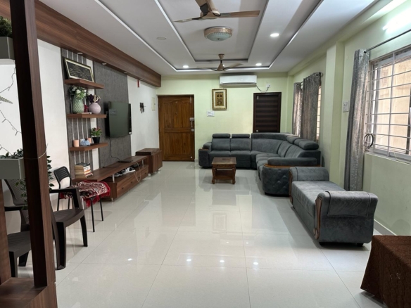 3 BHK Flat for Sale Near Banjara Hills Road No.1 – Prime Location, Road-Facing & Fully Ventilated