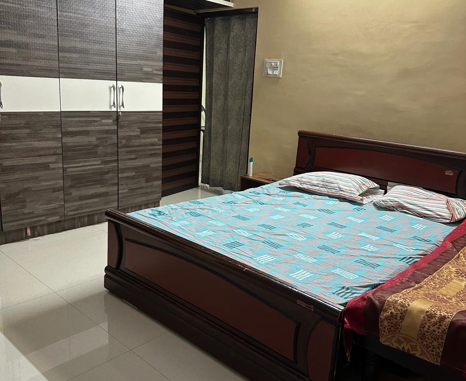 3 BHK Flat for Sale Near Banjara Hills Road No.1 – Prime Location, Road-Facing & Fully Ventilated
