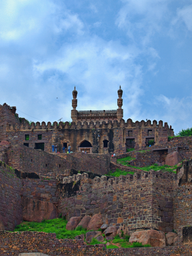 Uncover the hidden mysteries of Hyderabad’s Golconda Fort — a historic stronghold known for its fascinating acoustics, secret tunnels, and legendary treasures like the Kohinoor diamond
