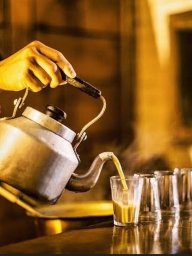 "Hyderabadis & Their Love for Chai"