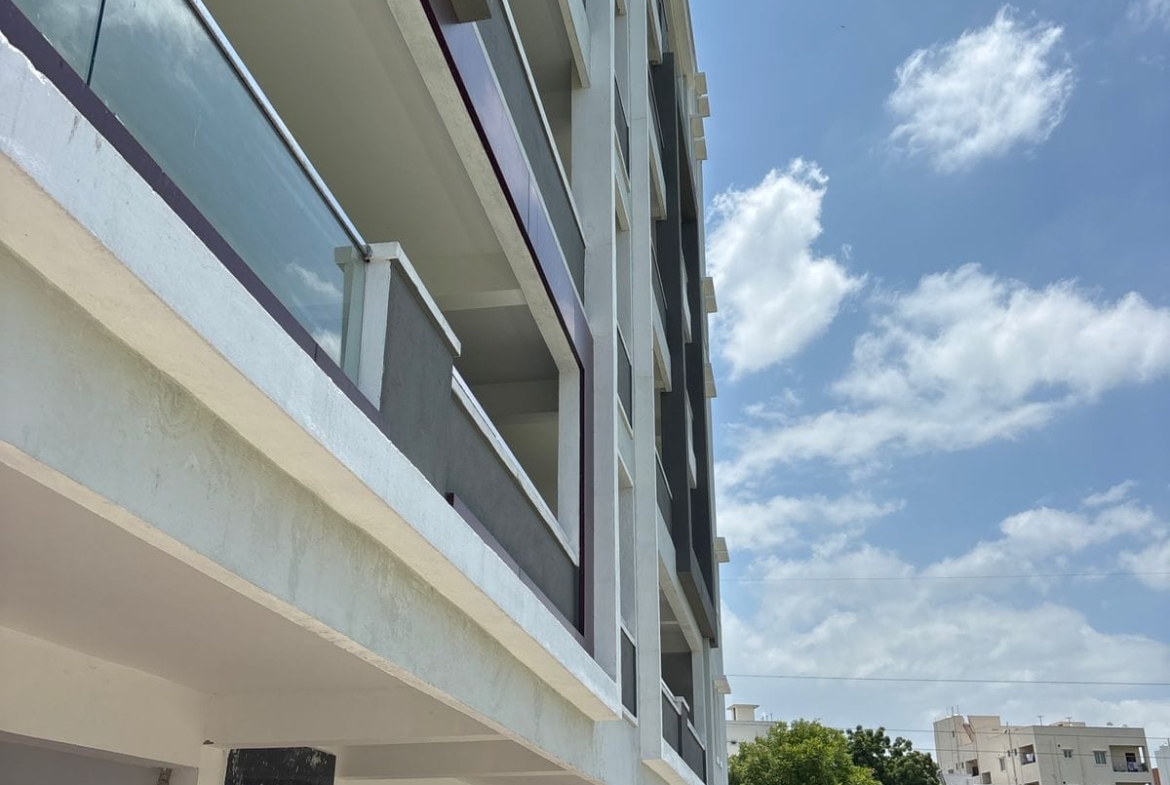 Spacious North Facing Flats for Sale in Dulapally Mahalaxmi Colony – 2 Lifts, Car Parking & More