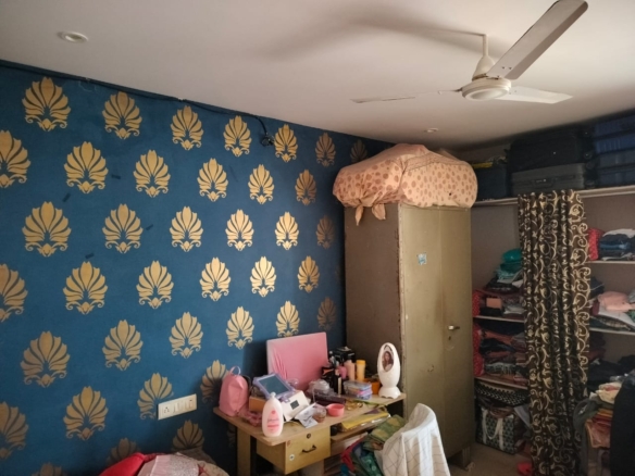 2 BHK Flat for Sale in Alkapuri Township – Prime 150 Ft Road Frontage with Car Parking & Generator