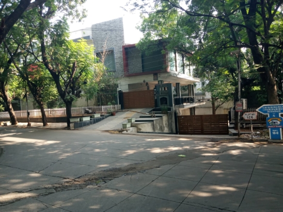 Exclusive East/South Facing House for Sale in Jubilee Hills Rd No. 10 – MLA & MP Colony, Hyderabad | 600 Sq Yards