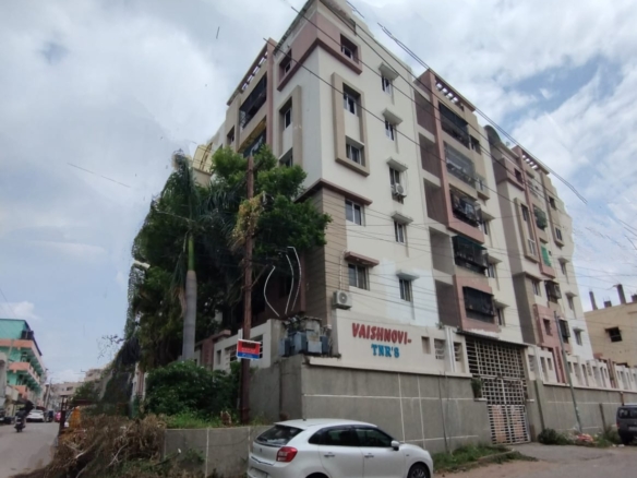 2 BHK Flat for Sale in TNR Vaishnovi Nacharam – 4th Floor | Prime Location Hyderabad