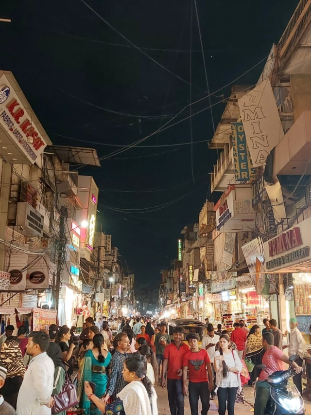 "Inside Laad Bazaar: Hyderabad’s 200-Year-Old Bangle Market You Must Visit"