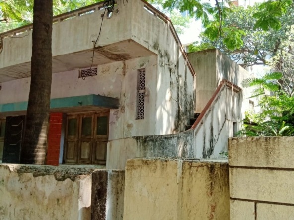 Exclusive 313 Sq Yards Corner Plot with Old House for Sale in Gudimalkapur Mehdipatnam