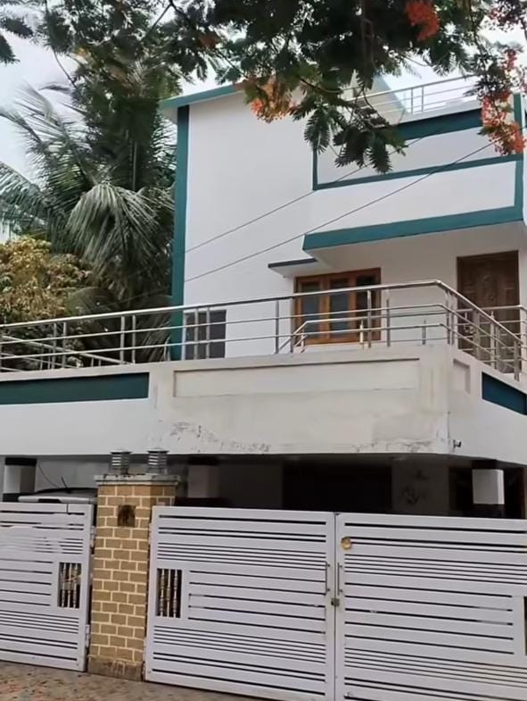 Exclusive Duplex House 4 BHK for Sale in RK Puram Trimulgherry | East-Facing 200 Sq Yards Home