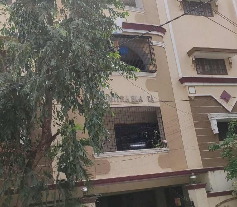 D.D. Colony North Facing Flat – Spacious 3BHK, 1600 Sqft, 1st Floor
